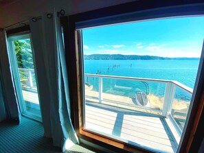 Interior - Waterfront beach house 3 minute walk to town. (Hoodsport)