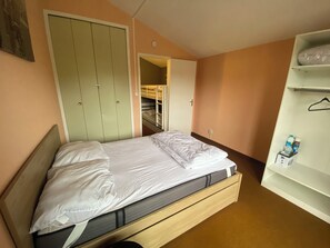 1 soverom, strykejern/-brett, wi-fi (inkludert) og rullestolvennlig