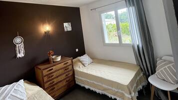 2 habitaciones, tabla de planchar con plancha y wifi gratis