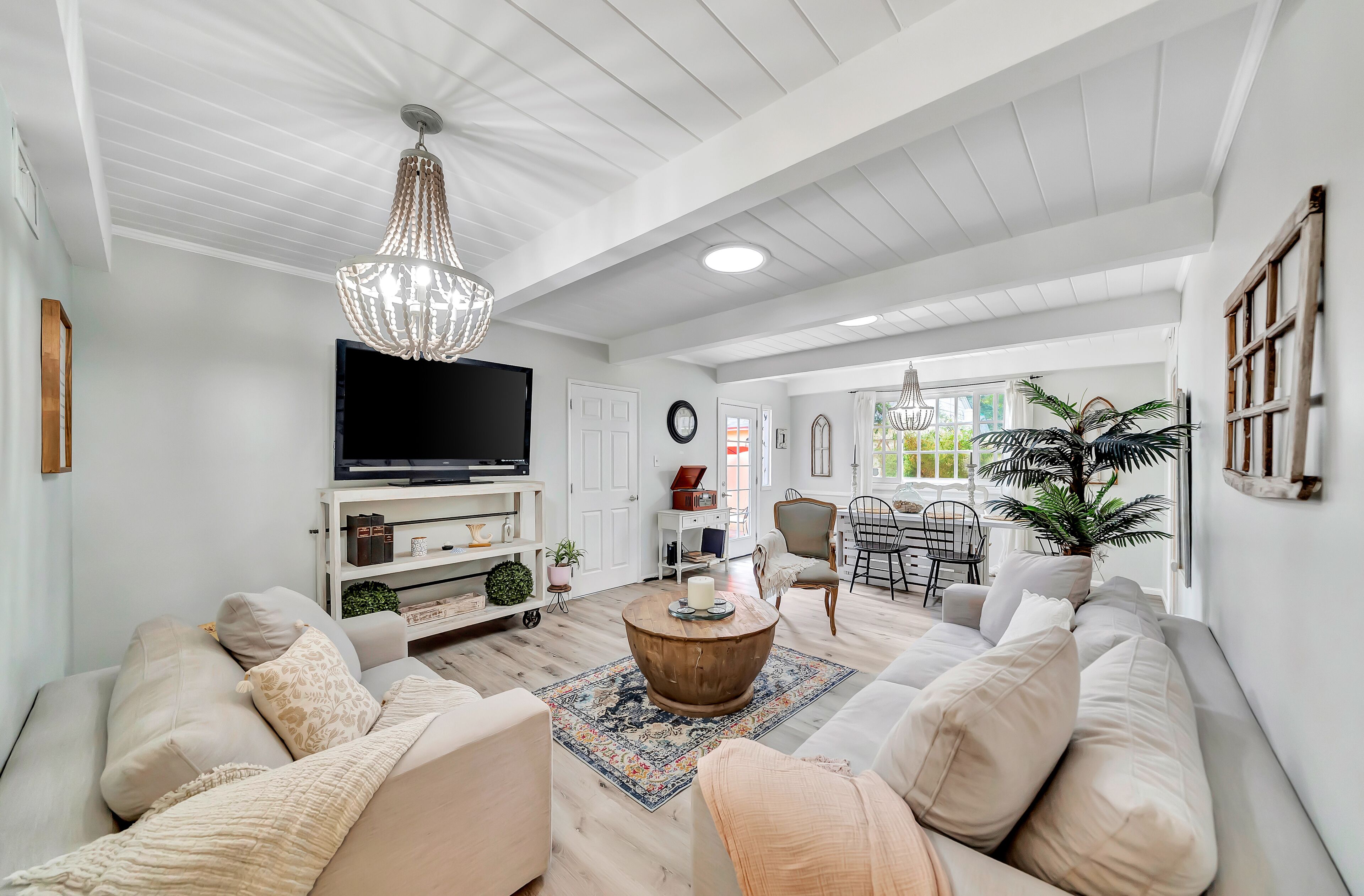 Modern, Romantic French family friendly 3BR Home w/Ent Room!