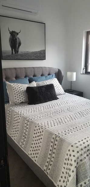 4 bedrooms, iron/ironing board, free WiFi, bed sheets - Legacy Guest House , Mount Horeb WI (Mount Horeb)