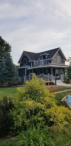 Legacy Guest House , Mount Horeb WI