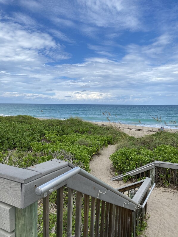 Beach nearby - Walk to the beach and pool. (Stuart)