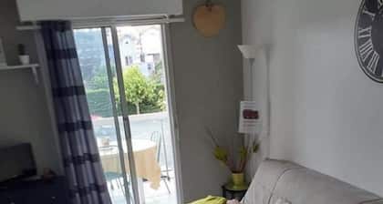 Lovely studio facing the port of Arcachon and close to shops