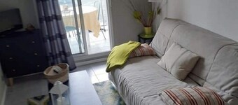 Lovely studio facing the port of Arcachon and close to shops