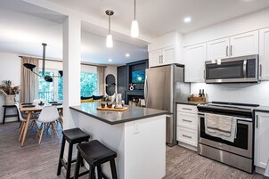 Revelation Retreat Townhouse-Private Hot Tub and Lower-Level Rec Room | Private kitchen | Full-size fridge, microwave, oven, stovetop