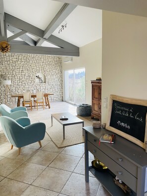 TV, table tennis, books - Villa 10 persons with swimming pool, near the village (Sainte-Cécile-les-Vignes)