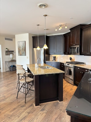 Fridge, microwave, oven, stovetop - Barona Beach Resort 3BR Lakeview West Kelowna (West Kelowna)