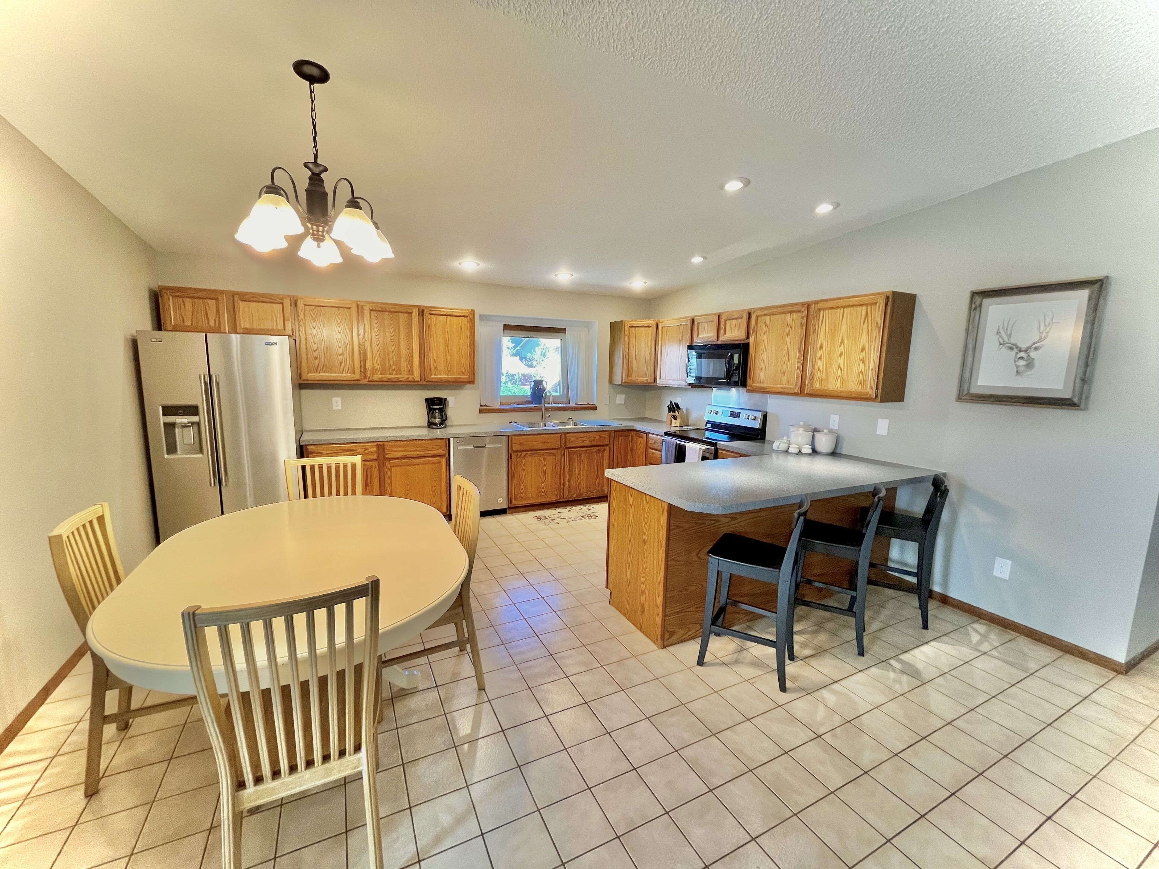 雪櫃、微波爐、焗爐、爐具