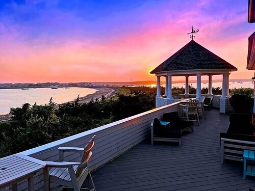 Stunning Luxury House with Sunset and Private Beach