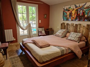 2 bedrooms, desk, iron/ironing board, travel crib