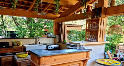 House with pool and spa, ideal for families and couples