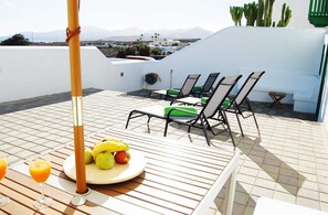 Terrace/patio - Typical Canarian house with fabulous sea views (Tías)