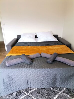 1 chambre, fer et planche à repasser, Wi-Fi gratuit, draps fournis