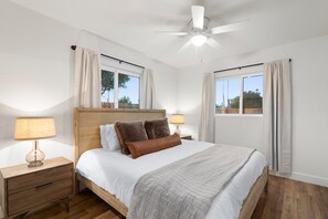 3 camere, una scrivania, ferro/asse da stiro, culla da viaggio