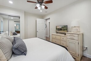 3 bedrooms, iron/ironing board, free WiFi, bed sheets