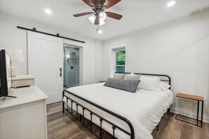 3 chambres, fer et planche à repasser, Wi-Fi gratuit, draps fournis