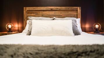 The Revy Den | 2 bedrooms, individually decorated, individually furnished, free WiFi