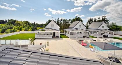 Stunning home in Kolczewo with swimming pool