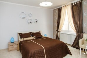 1 soverom, skrivebord, wi-fi (inkludert) og sengetøy