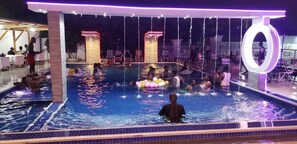 Outdoor pool - Park Springs Hotel (Cape Coast)