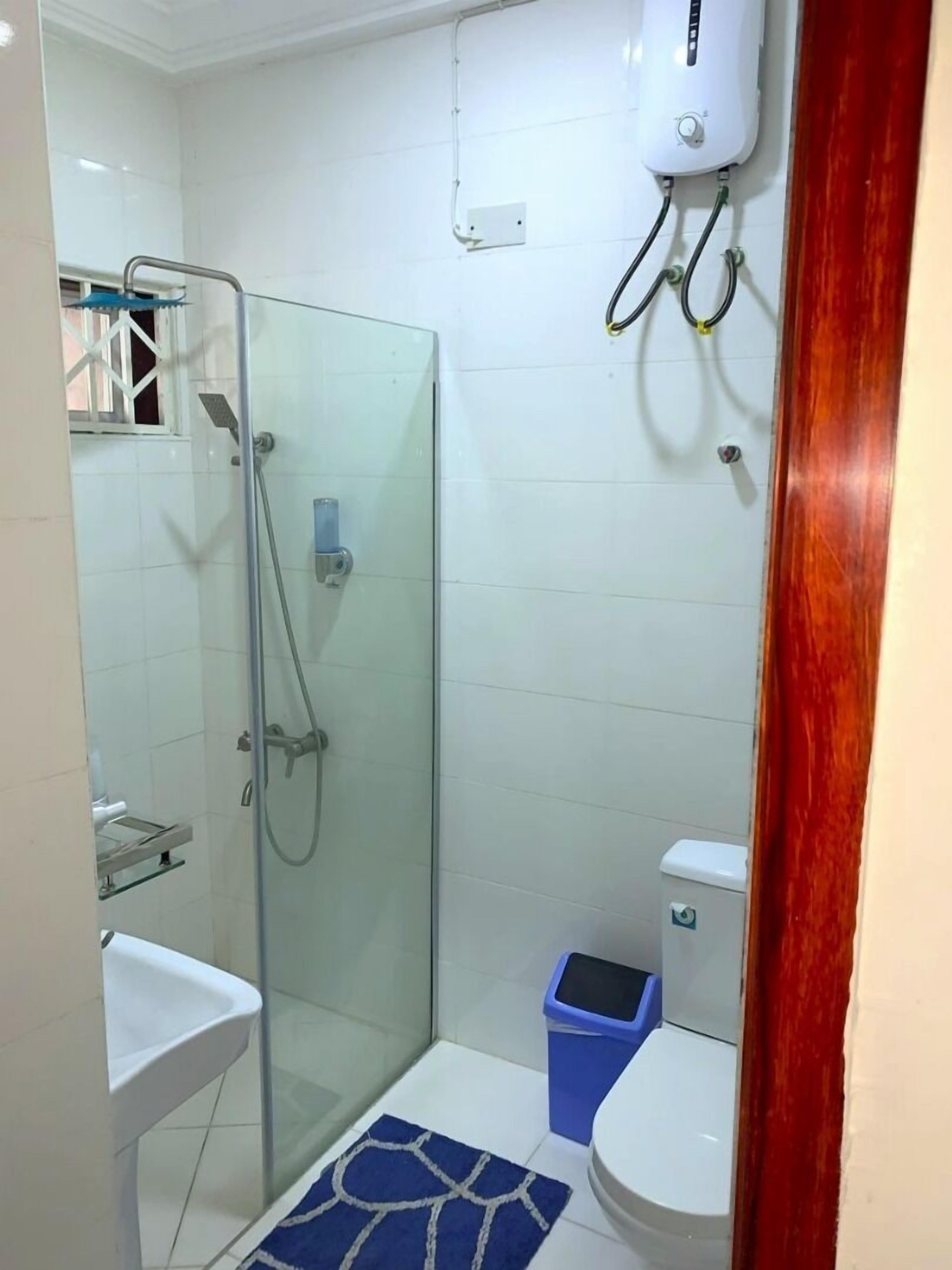 Ducha y cabezal de ducha tipo lluvia