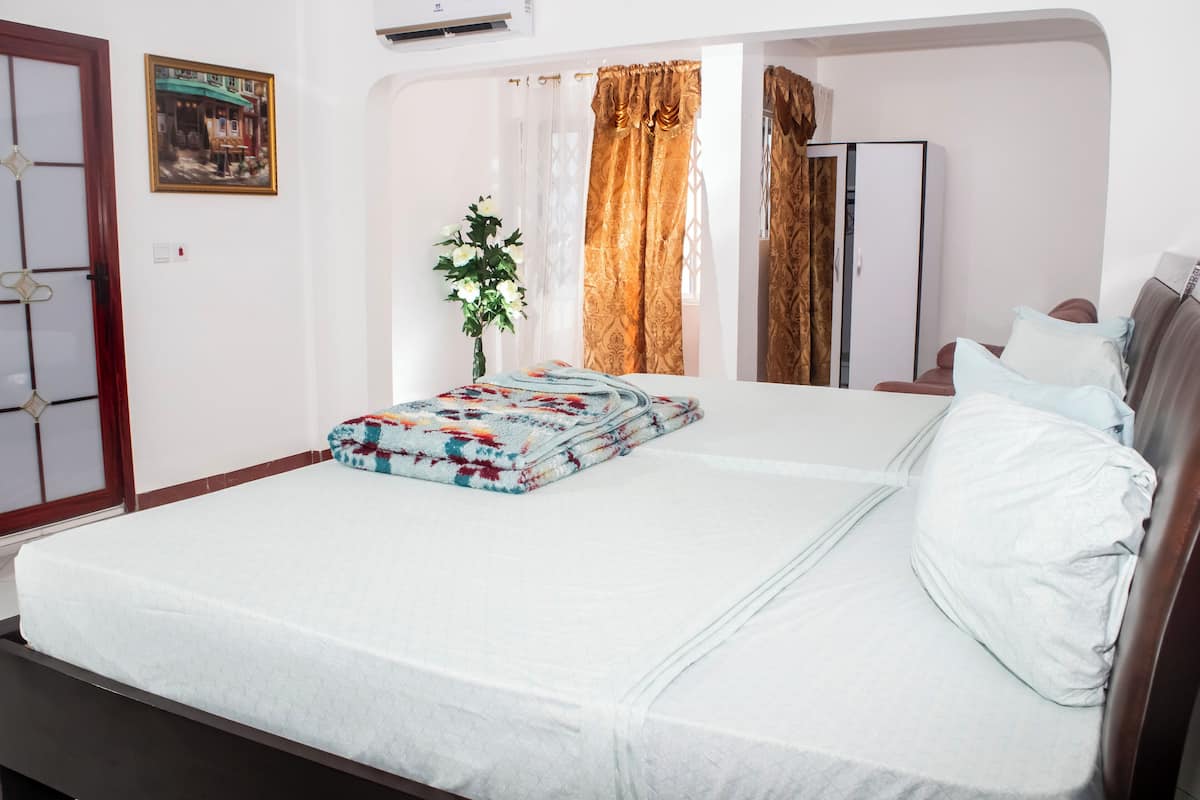 Habitación Deluxe, 2 camas Queen size | Escritorio, espacio para trabajar con laptop y wifi gratis