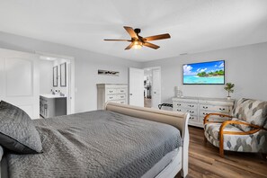 3 slaapkamers, een strijkplank/strijkijzer, reisbedje, gratis wifi