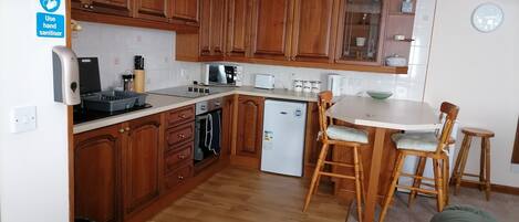 Apartment | Private kitchen | Fridge, microwave, oven, stovetop
