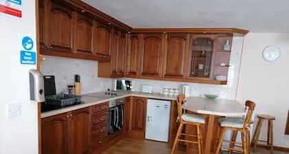 Impeccable 2-bed Flat in Wick