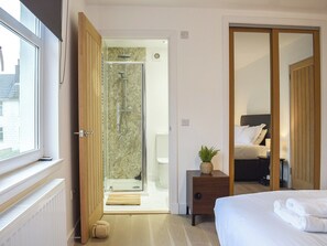 4 bedrooms, free WiFi, bed sheets - 4 bedroom accommodation in St Andrews (St Andrews)