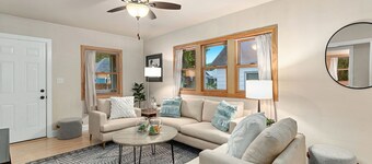 Welcoming Washington Abode Close to Downtown Artisans and Amenities! 