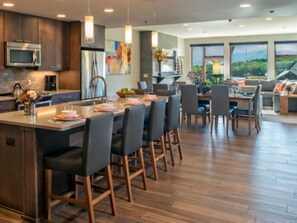 Private kitchen - 2 Bedroom Ski in/Ski Out- MLK Week! (Breckenridge)