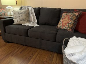 Televisión y chimenea 