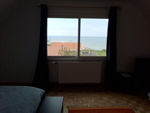 3 chambres, fer et planche à repasser, lit parapluie, Wi-Fi gratuit