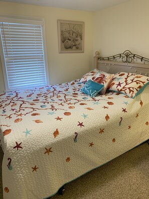 3 bedrooms, iron/ironing board, free WiFi