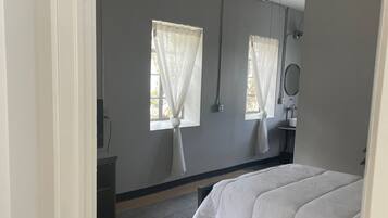4 habitaciones, escritorio, tabla de planchar con plancha y wifi gratis