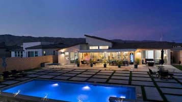 Piscina externa, piscina aquecida