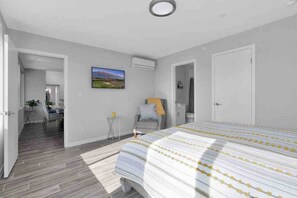 4 bedrooms, desk, iron/ironing board, travel crib