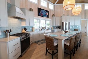Fridge, coffee/tea maker, blender, ice maker - RockPoint:  Stunning waterfront villa with the most beautiful view on Elbow Cay (Elbow Cay)