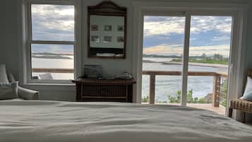 5 bedrooms, WiFi, bed sheets