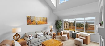 Incredible Lake Views, On Lake & Recpath, Skiing Nearby, Balcony by Summit County Mountain Retreats