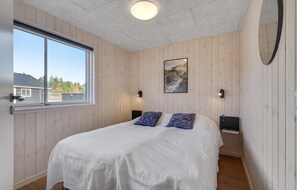 6 bedrooms, travel cot, free WiFi