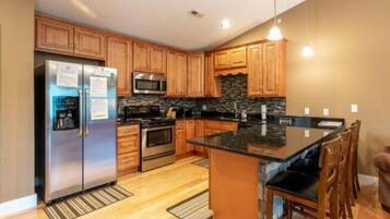 Dining tables, kitchen islands
