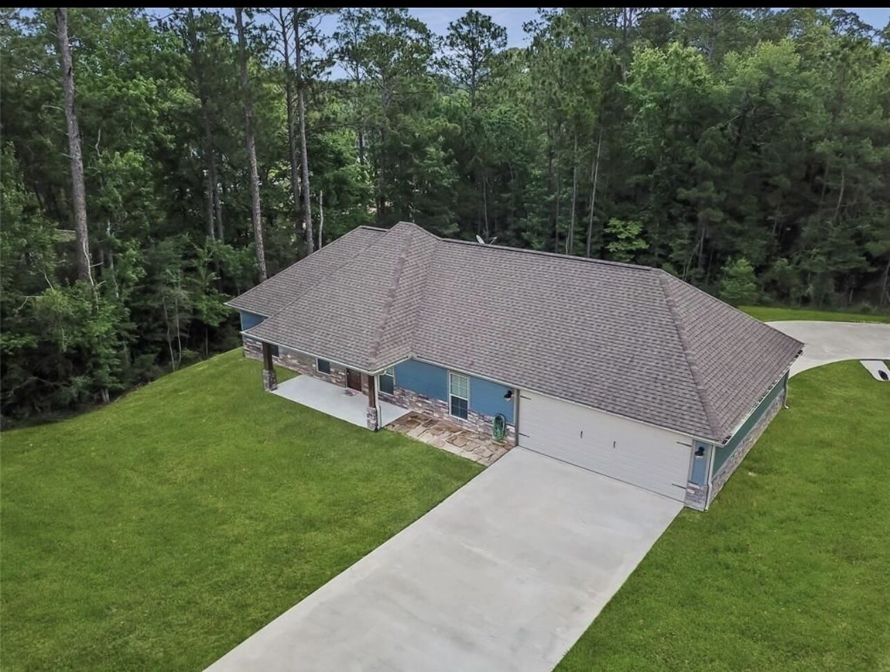 Beautiful lake home just minutes from Sam Rayburn, in Rayburn Country! 
