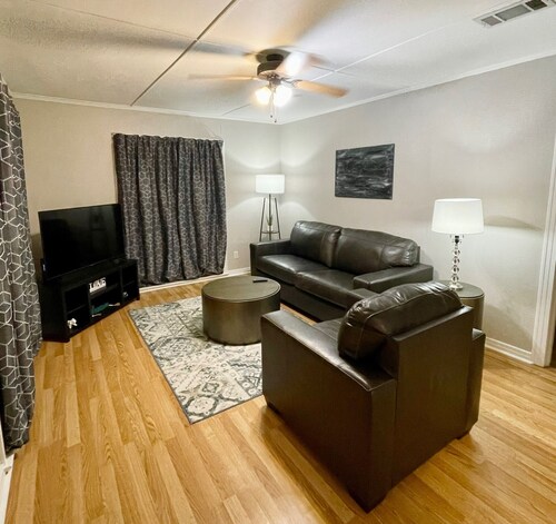 Walking Distance to Downtown Natchitoches / Christmas Lights