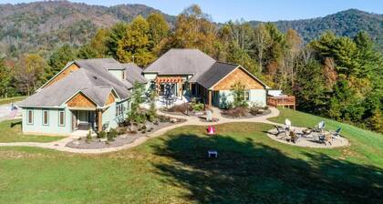 Home for Holidays Villa at Stony Woods near Asheville Pet Friendly