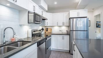 The RendezView | Private kitchen | Full-size fridge, microwave, oven, stovetop
