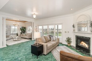 Smart TV, fireplace, video games, DVD player