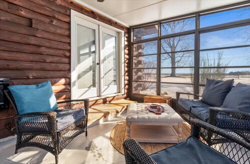 Seneca Hideaway Main Cabin 